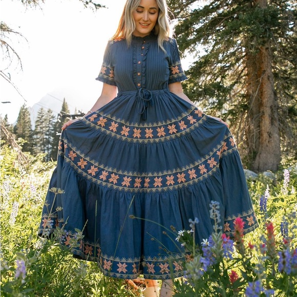 Ivy City Capri Navy Maxi Dress - Picture 2 of 4